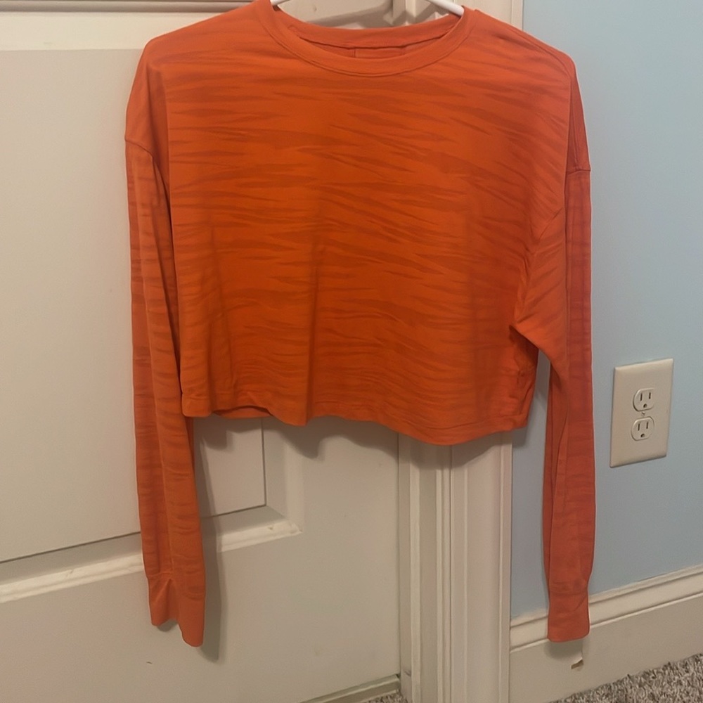 Lululemon Love mesh Long sleeve Cropped